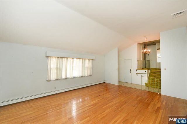 5-10 Dorothy Street, Fair Lawn, NJ 07410
