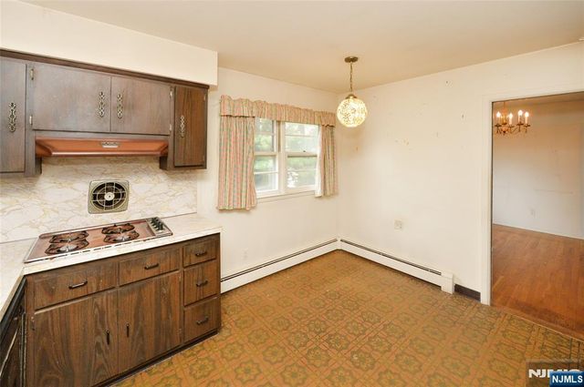5-10 Dorothy Street, Fair Lawn, NJ 07410