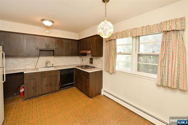 5-10 Dorothy Street, Fair Lawn, NJ 07410