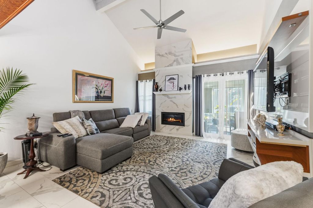 Image 1 of property listing at 474 E Alluvial Avenue # 181, Fresno, CA 93720