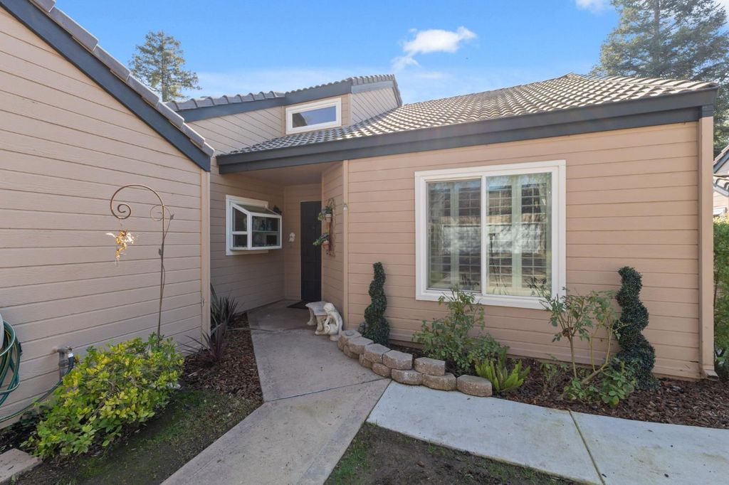 Image 27 of property listing at 474 E Alluvial Avenue # 181, Fresno, CA 93720