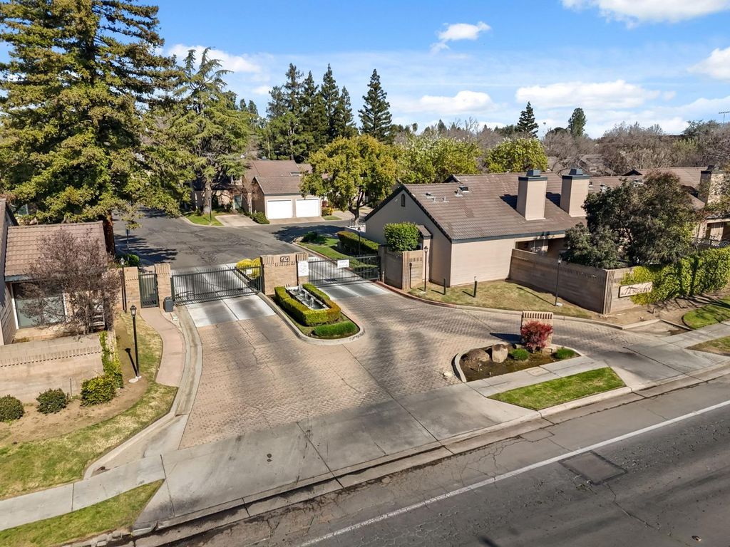 Image 31 of property listing at 474 E Alluvial Avenue # 181, Fresno, CA 93720