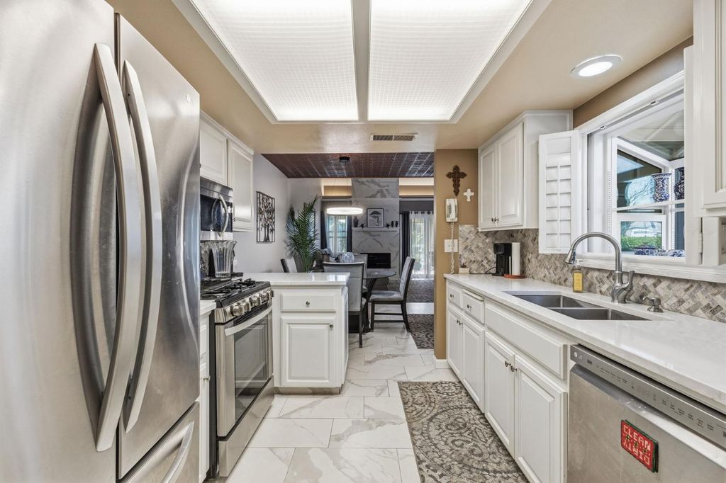 Image 6 of property listing at 474 E Alluvial Avenue # 181, Fresno, CA 93720