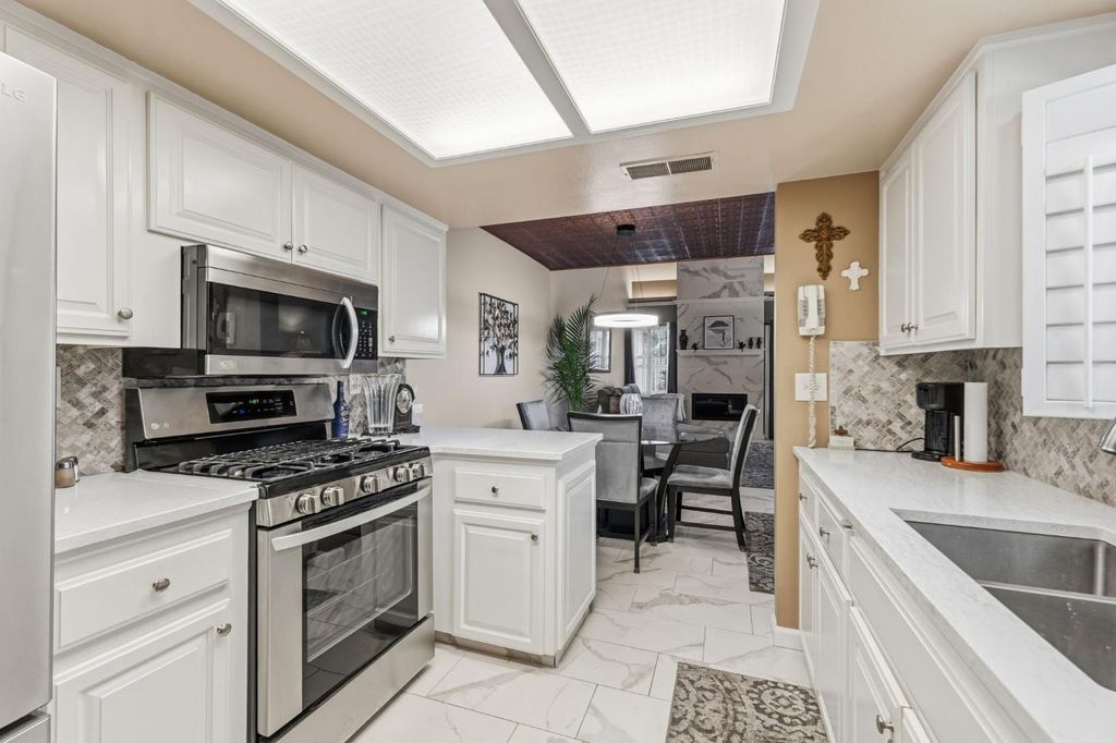 Image 7 of property listing at 474 E Alluvial Avenue # 181, Fresno, CA 93720