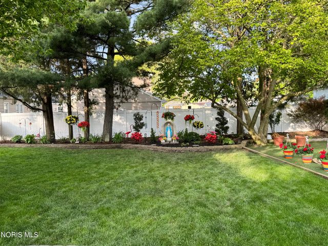 212 E Indiana Avenue, Maumee, OH 43537