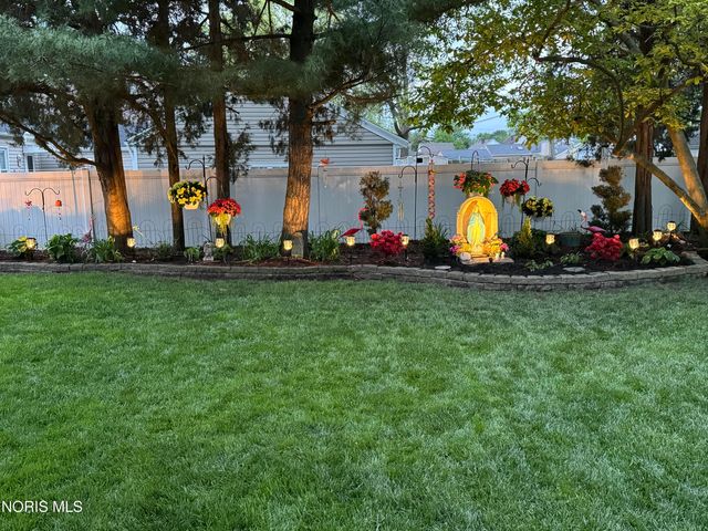 212 E Indiana Avenue, Maumee, OH 43537