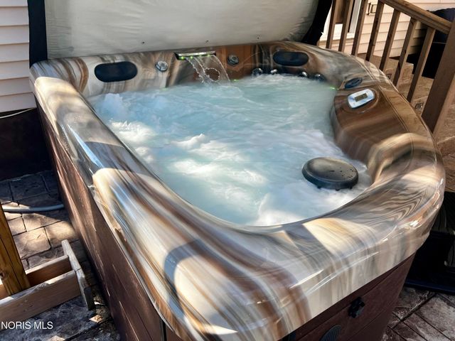 212 E Indiana Avenue, Maumee, OH 43537