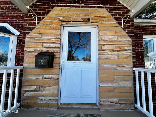 212 E Indiana Avenue, Maumee, OH 43537