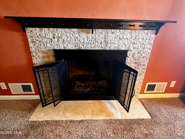 212 E Indiana Avenue, Maumee, OH 43537