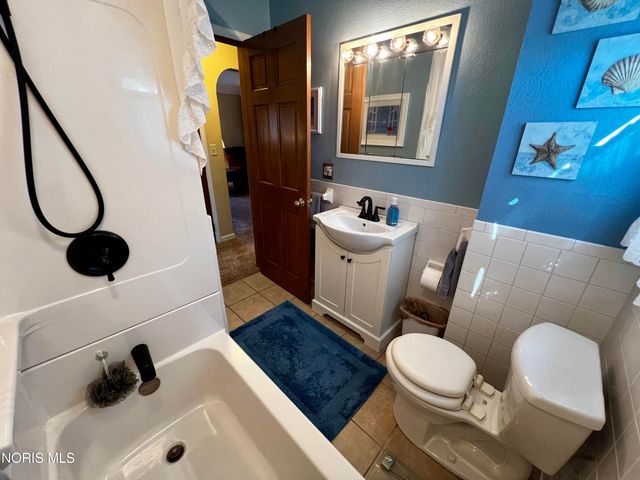 212 E Indiana Avenue, Maumee, OH 43537