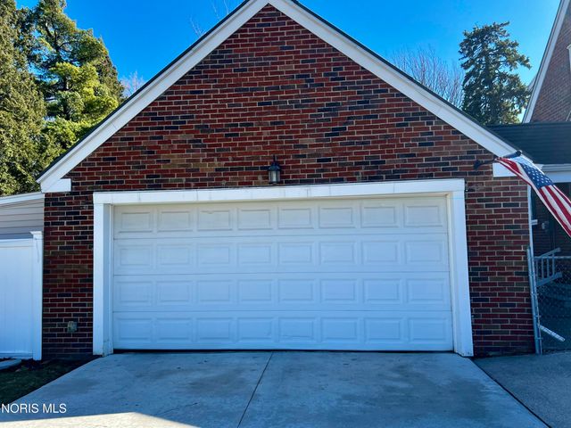 212 E Indiana Avenue, Maumee, OH 43537