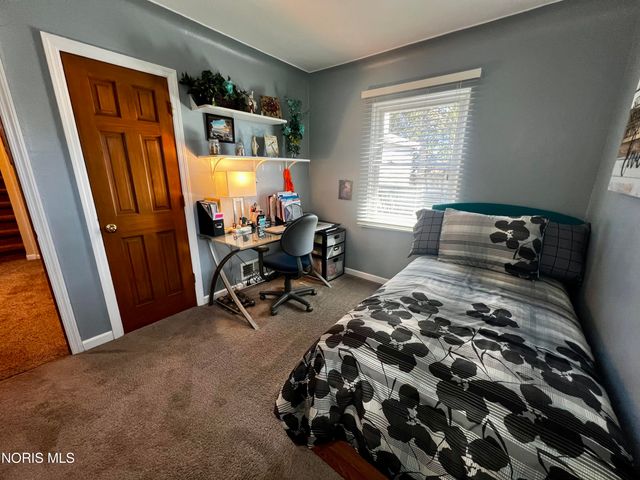 212 E Indiana Avenue, Maumee, OH 43537