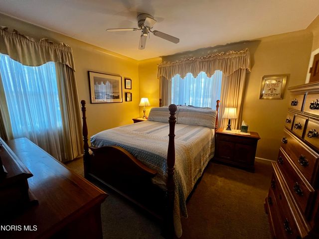 212 E Indiana Avenue, Maumee, OH 43537