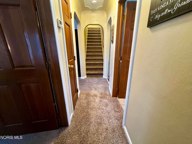 212 E Indiana Avenue, Maumee, OH 43537