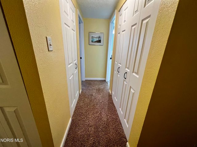 212 E Indiana Avenue, Maumee, OH 43537