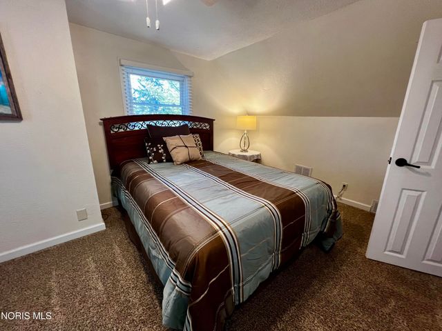 212 E Indiana Avenue, Maumee, OH 43537