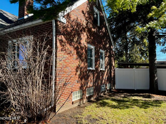 212 E Indiana Avenue, Maumee, OH 43537