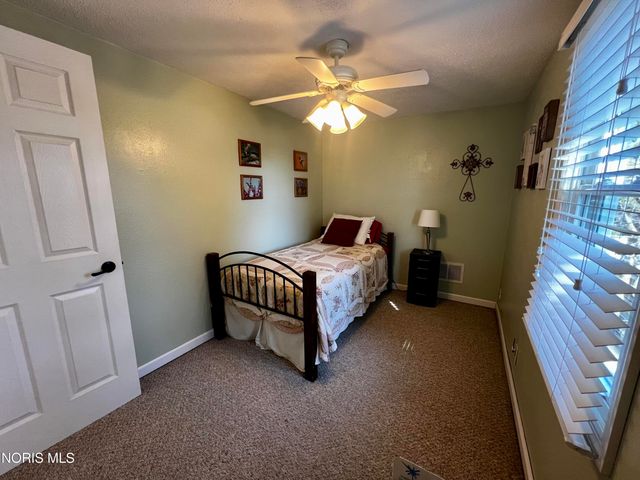 212 E Indiana Avenue, Maumee, OH 43537