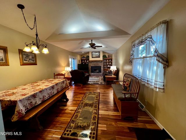 212 E Indiana Avenue, Maumee, OH 43537