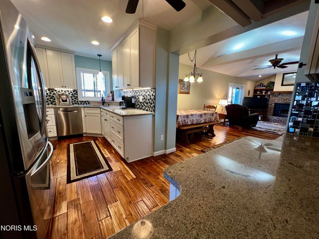 212 E Indiana Avenue, Maumee, OH 43537