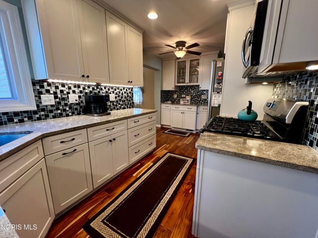 212 E Indiana Avenue, Maumee, OH 43537