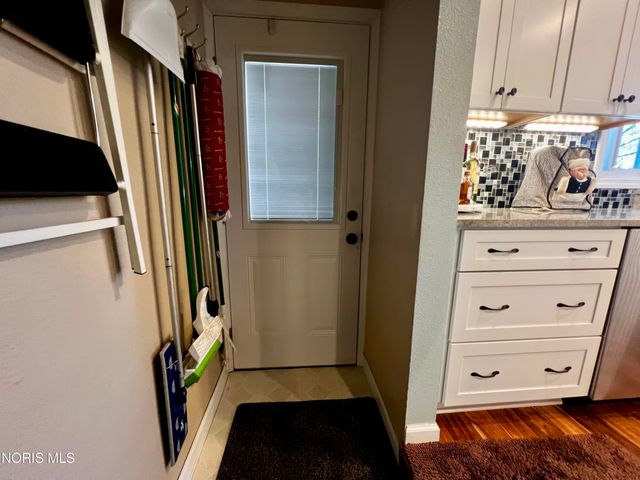 212 E Indiana Avenue, Maumee, OH 43537