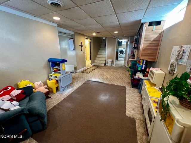 212 E Indiana Avenue, Maumee, OH 43537