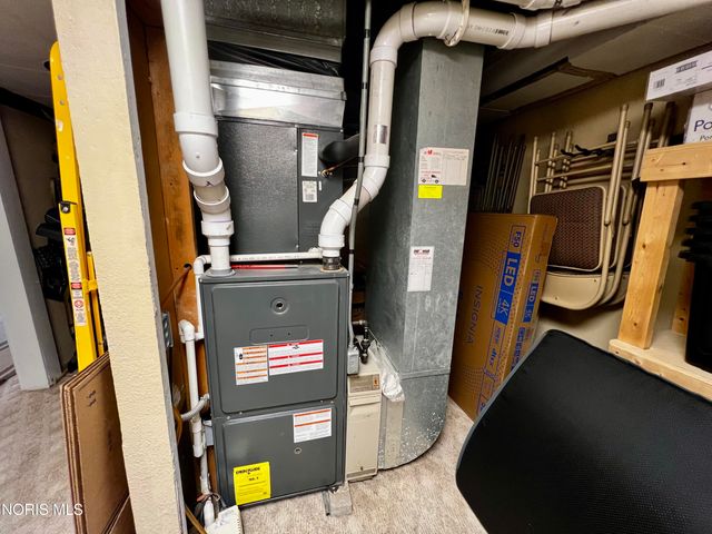 212 E Indiana Avenue, Maumee, OH 43537