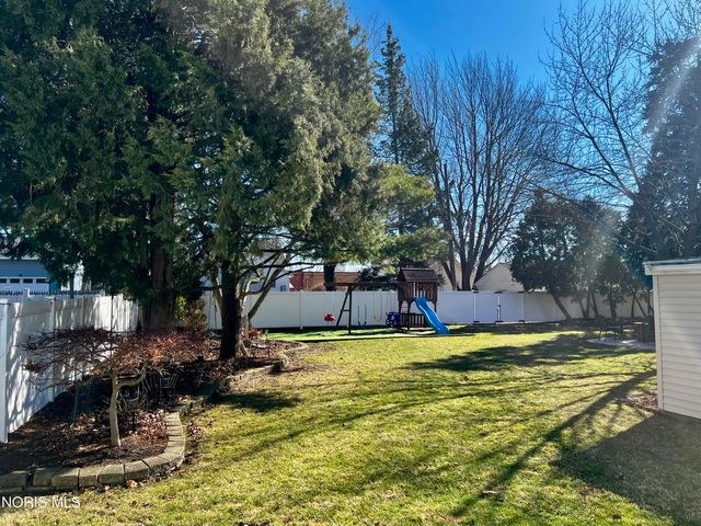 212 E Indiana Avenue, Maumee, OH 43537