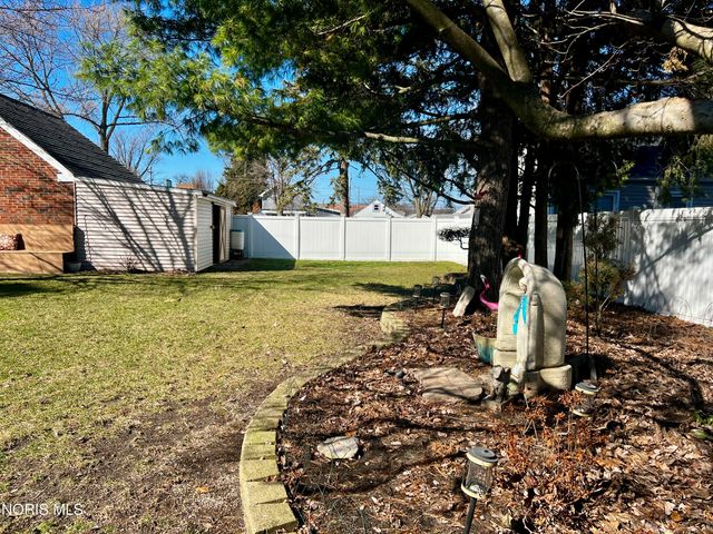 212 E Indiana Avenue, Maumee, OH 43537