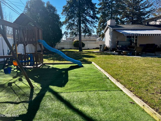 212 E Indiana Avenue, Maumee, OH 43537