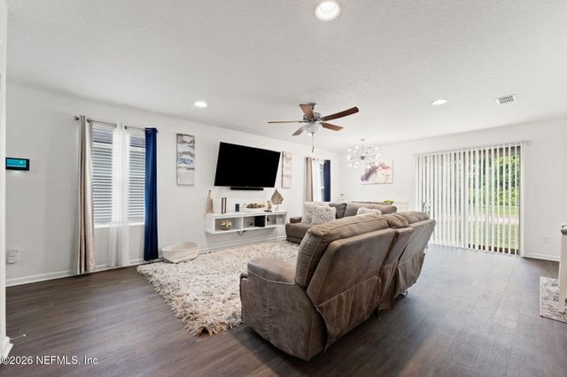 11230 MARGARETS LANDING Place, Jacksonville, FL 32218