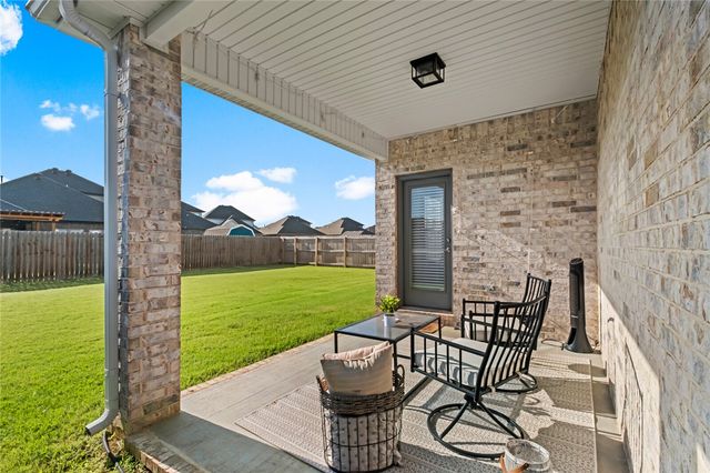 1411 Park Street, Lowell, AR 72745