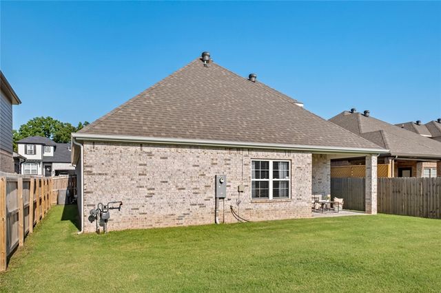 1411 Park Street, Lowell, AR 72745
