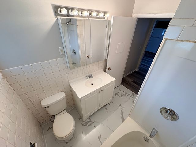 1735 Greene Court B, Aurora, IL 60506