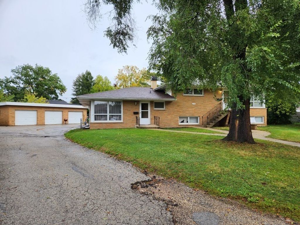 1735 Greene Court B, Aurora, IL 60506