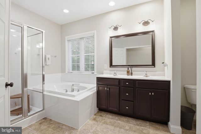 12 WHITE TAIL PATH, Lancaster, PA 17602