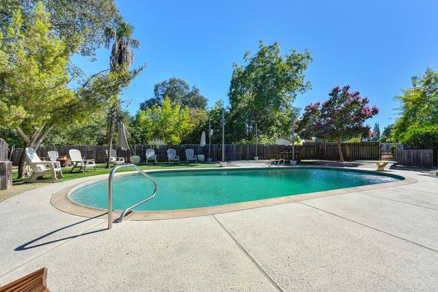 6195 Rainier Ave, Rocklin, CA 95677