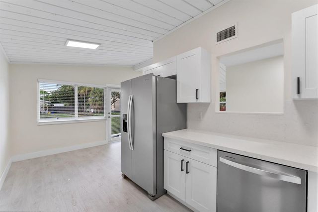 474 Enfield Street, Boca Raton, FL 33487