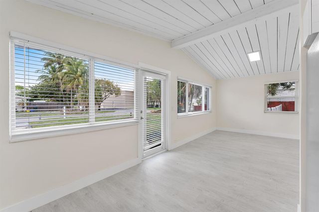 474 Enfield Street, Boca Raton, FL 33487