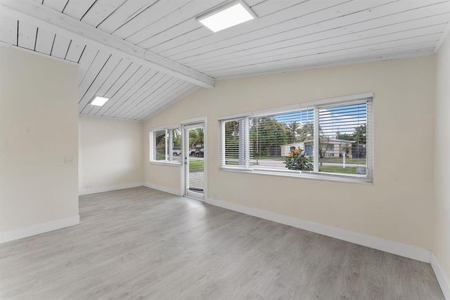 474 Enfield Street, Boca Raton, FL 33487