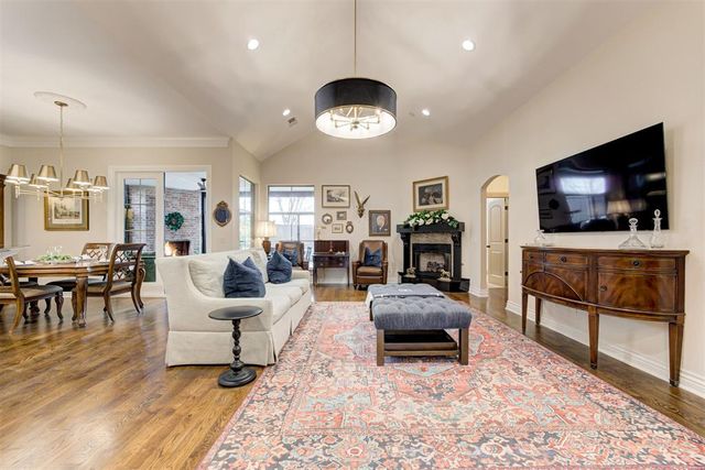 3320 Old Georgetowne Road, Edmond, OK 73013