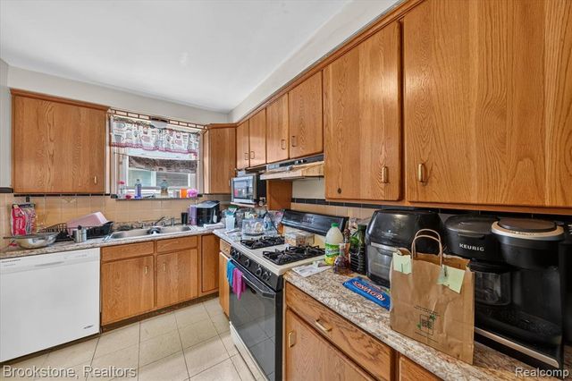 15461 Vaughan Street, Detroit, MI 48223