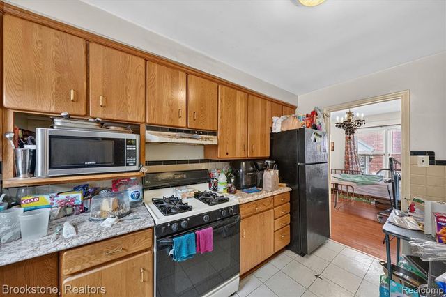 15461 Vaughan Street, Detroit, MI 48223
