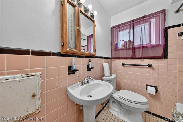 15461 Vaughan Street, Detroit, MI 48223