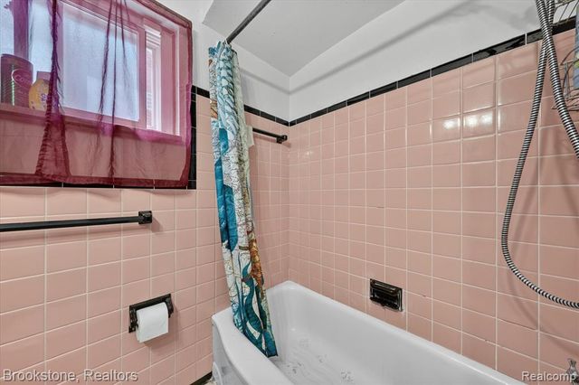 15461 Vaughan Street, Detroit, MI 48223