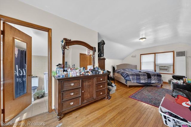 15461 Vaughan Street, Detroit, MI 48223