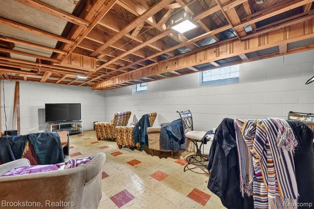 15461 Vaughan Street, Detroit, MI 48223