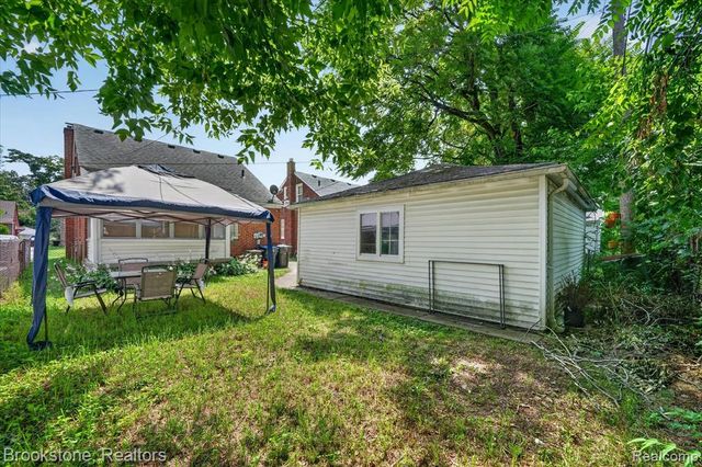 15461 Vaughan Street, Detroit, MI 48223
