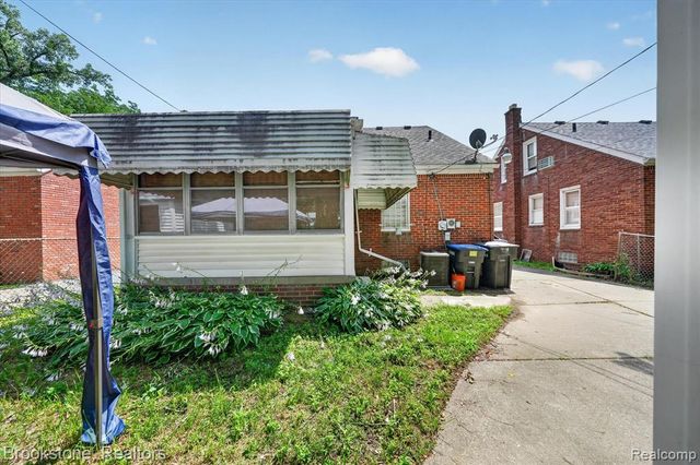 15461 Vaughan Street, Detroit, MI 48223